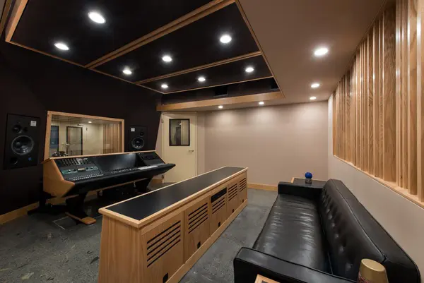 Hondo Creek recording studio by Brett Acoustics