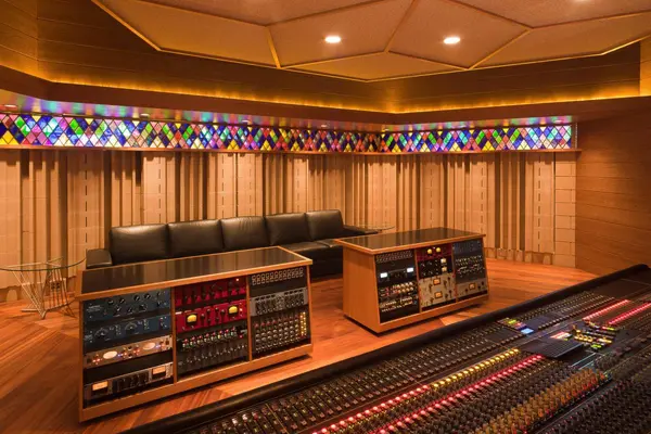 Manifold recording studio by Brett Acoustics