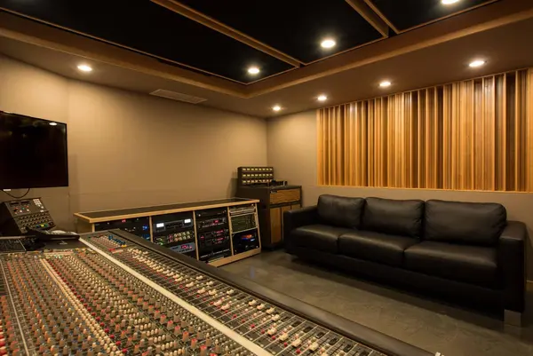 Murray recording studio by Brett Acoustics