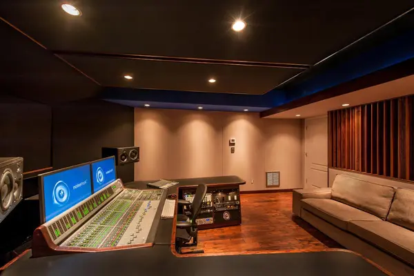 Noisefreak recording studio by Brett Acoustics