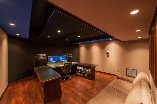 Noisefreak recording studio by Brett Acoustics