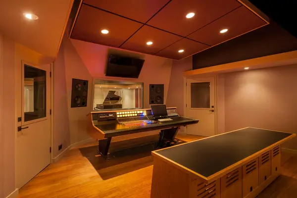 Pine Mountain recording studio by Brett Acoustics