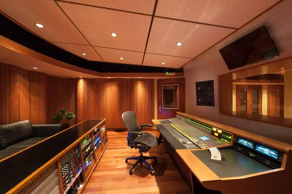 SoundStruck recording studio by Brett Acoustics