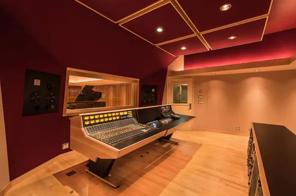 Straight To Tape recording studio by Brett Acoustics