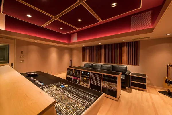 Straight To Tape recording studio by Brett Acoustics