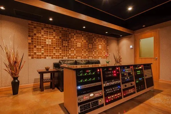 Truphonic recording studio by Brett Acoustics