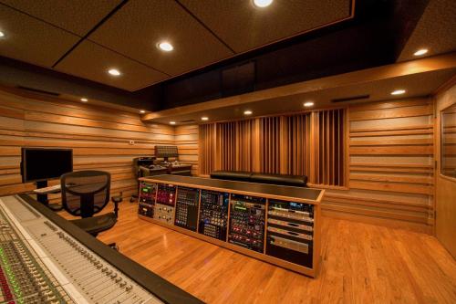 Clear_Track_2