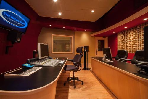 Mixing_Room_2