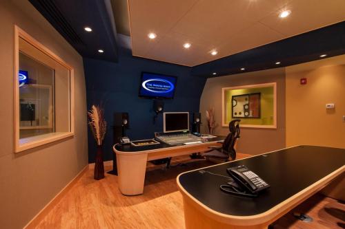 Mixing_Room_5