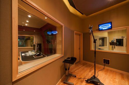 Mixing_Room_7
